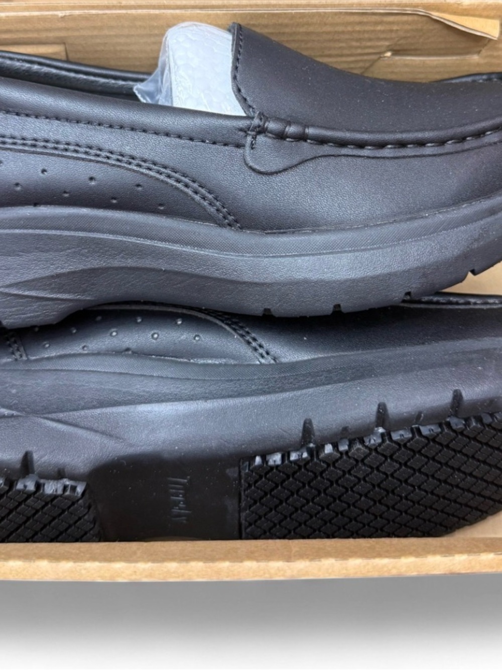 Non-Slip Nursing Shoes for Women in Food Service